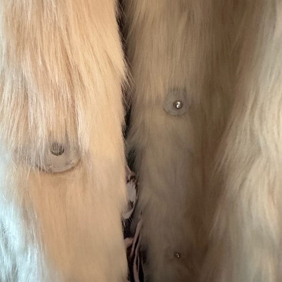 Knee length faux fur jacket/coat - Picture 4 of 4